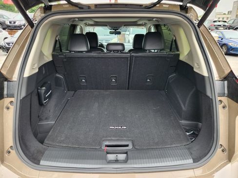 Certified 2024 Nissan Rogue SV w/ SV Premium Package AWD/4WD image 19