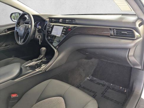 Used 2019 Toyota Camry LE image 20