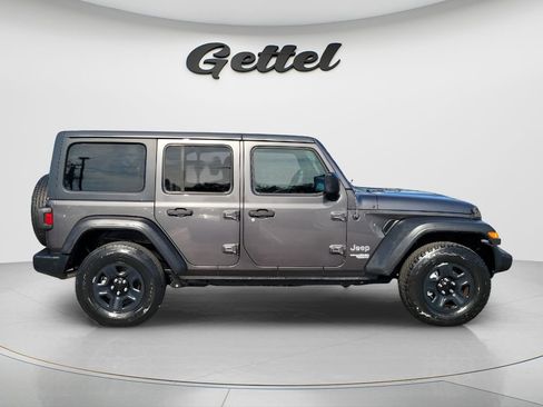 Used 2021 Jeep Wrangler Unlimited Sport AWD/4WD image 3