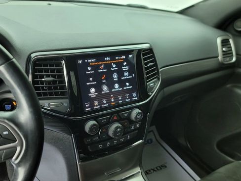 Used 2020 Jeep Grand Cherokee Altitude image 21
