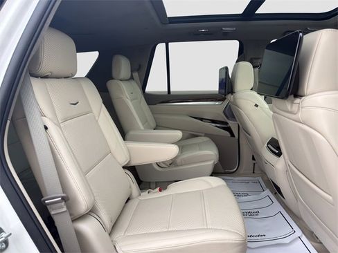 Used 2025 Cadillac Escalade Sport Platinum w/ LPO, ONYX Package image 18