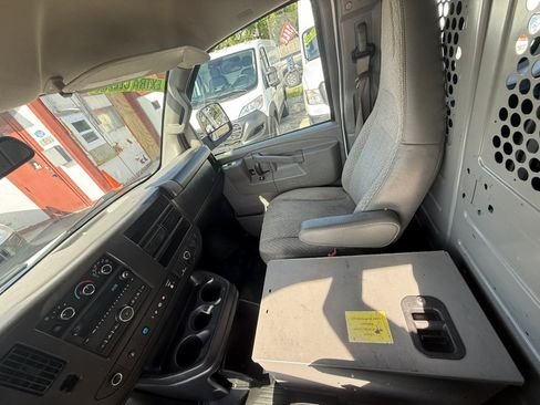 Used 2019 Chevrolet Express 2500 w/ Driver Convenience Package RWD image 14