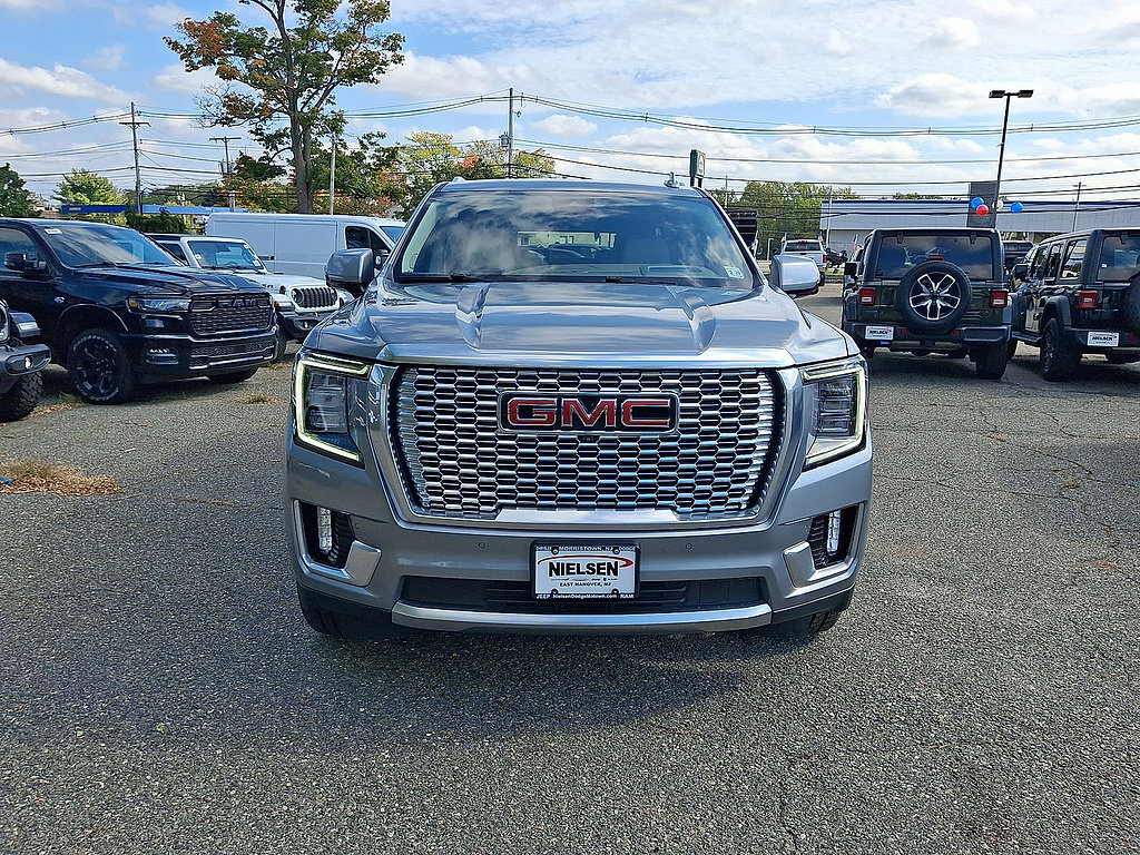 Used 2024 GMC Yukon Denali w/ Advanced Technology Package AWD/4WD image 35
