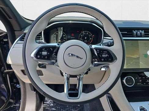 New 2026 Jaguar F-PACE R-Dynamic S image 18