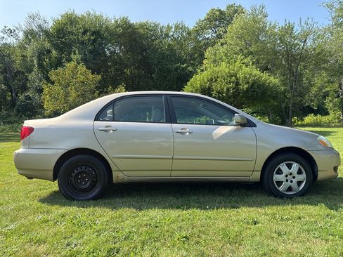 Used 2005 Toyota Corolla LE w/ Audio Value Pkg FWD image 26