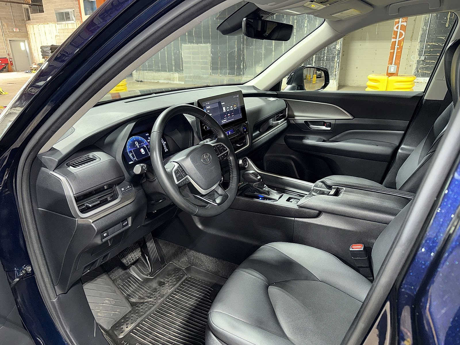 Certified 2024 Toyota Grand Highlander AWD image 30