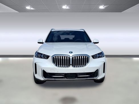 New 2026 BMW X5 xDrive50e image 6