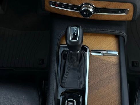 Used 2022 Volvo XC90 T6 Momentum w/ Climate Package image 29