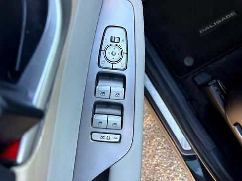 Used 2023 Hyundai Palisade Limited image 16