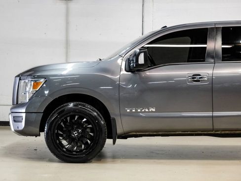 Used 2021 Nissan Titan SV w/ SV Convenience Package AWD/4WD image 12