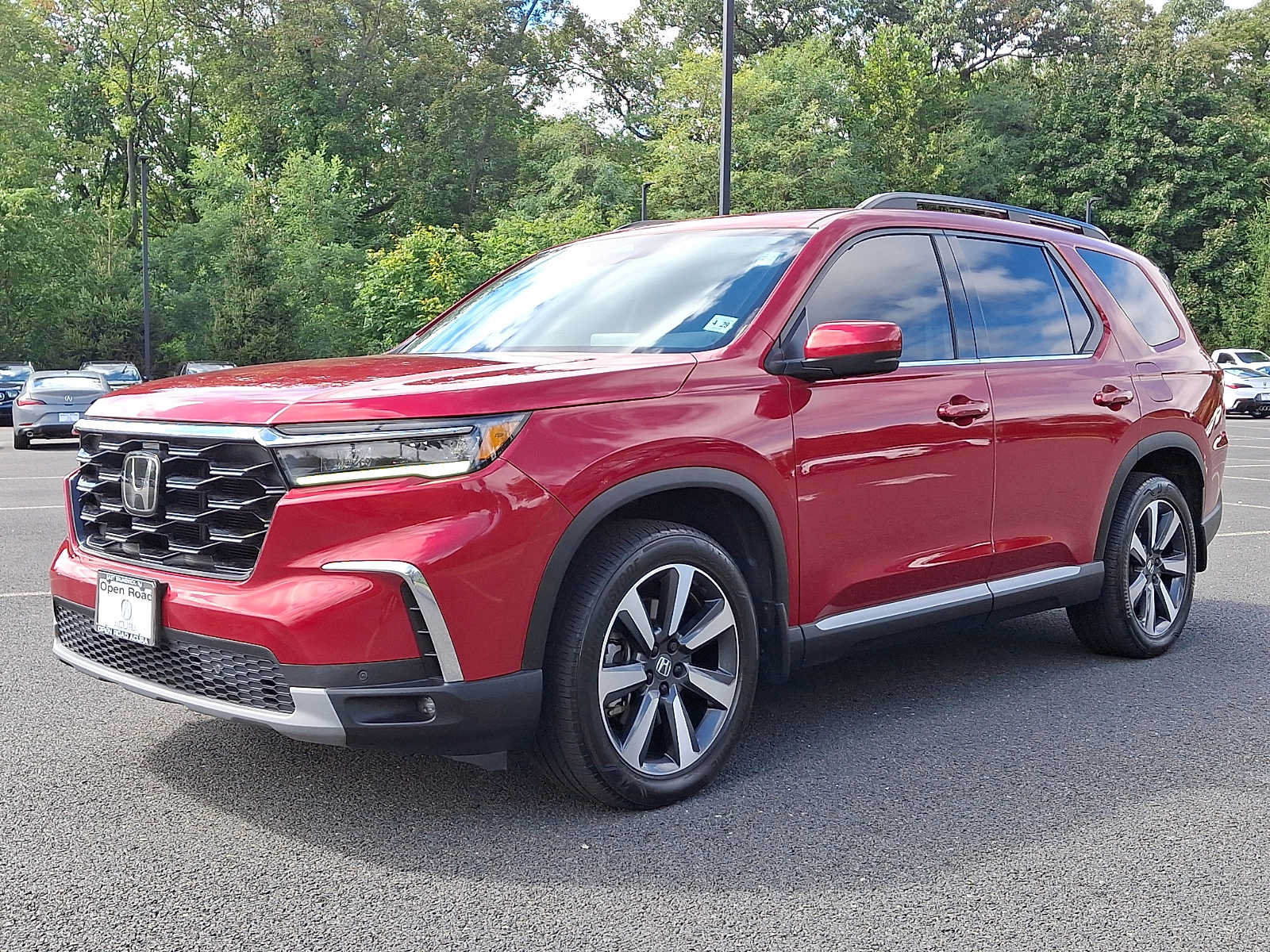 Used 2024 Honda Pilot Touring image 3