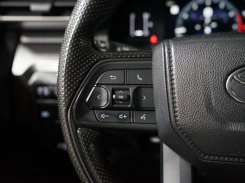 Used 2024 Toyota Tacoma SR5 AWD/4WD image 15