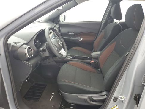 Used 2024 Nissan Kicks SR FWD image 18