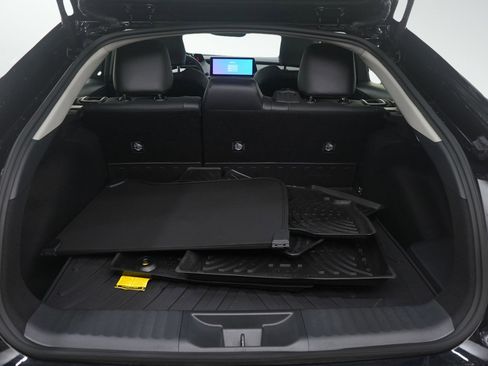 Used 2025 Toyota Prius AWD image 9