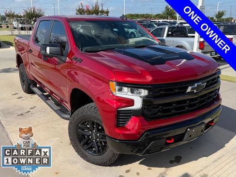 Used 2025 Chevrolet Silverado 1500 LT Trail Boss w/ Convenience Package II AWD/4WD image 4