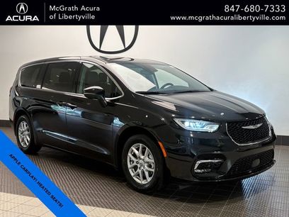 Used 2023 Chrysler Pacifica Touring-L