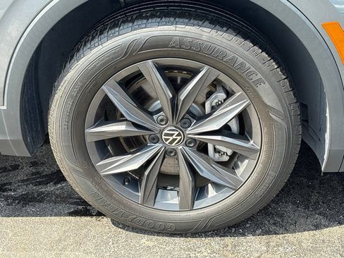 Used 2023 Volkswagen Tiguan SE FWD image 10