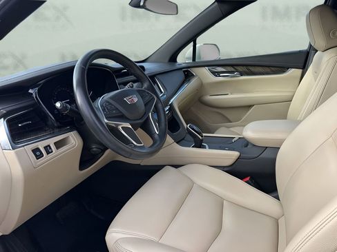 Used 2017 Cadillac XT5 FWD image 9