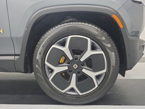 Used 2023 Rivian R1S Adventure AWD/4WD image 11