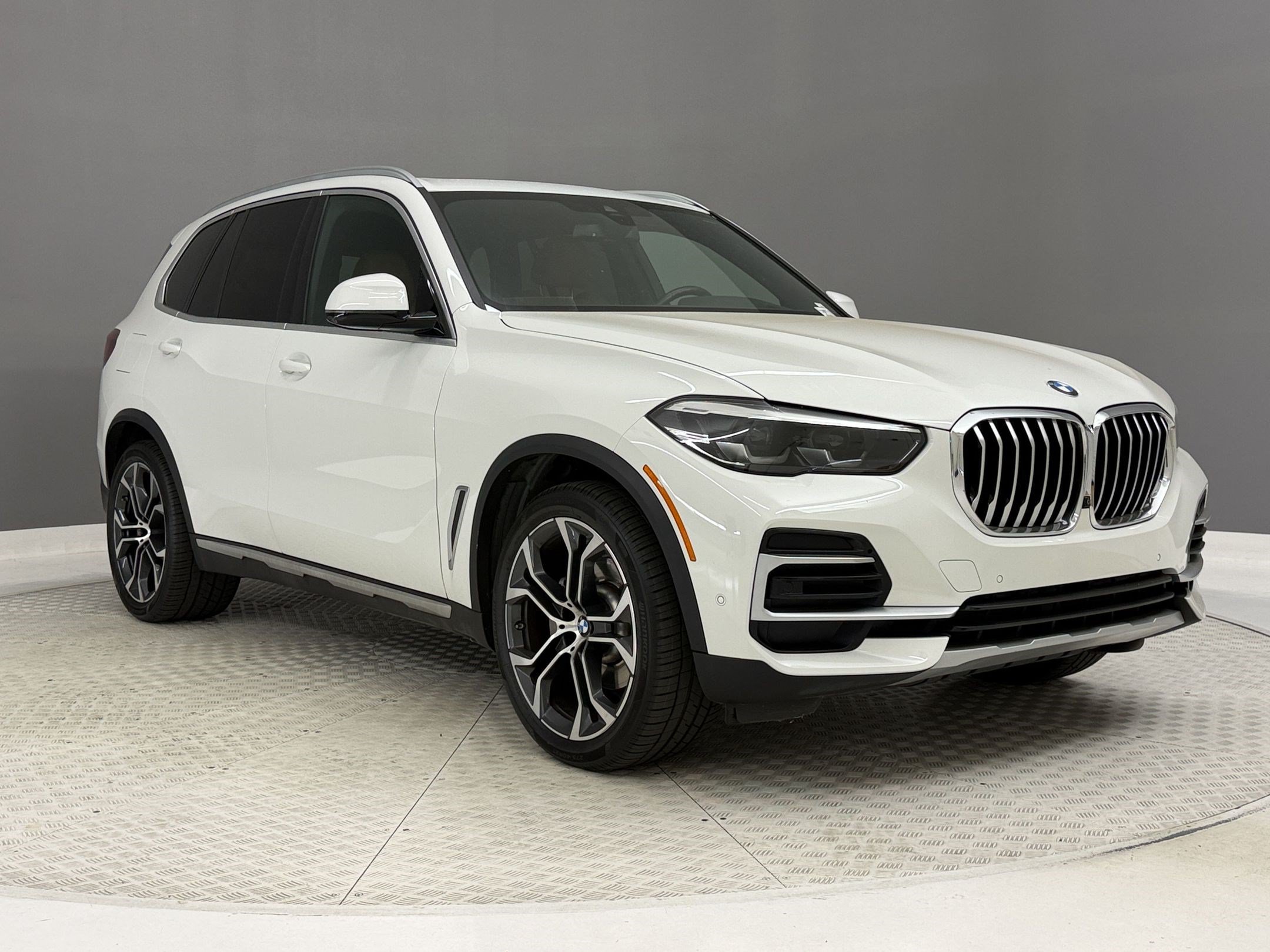 Used 2023 BMW X5 xDrive40i w/ Premium Package AWD/4WD image 7