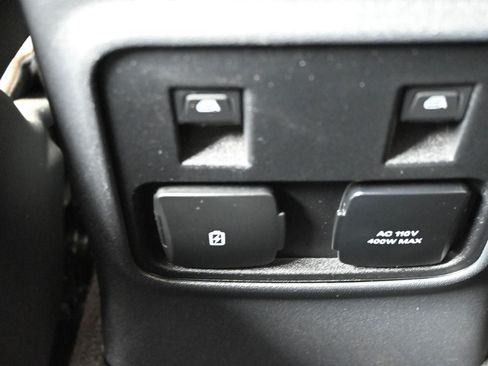 Used 2024 Ford Bronco Wildtrak AWD/4WD image 18