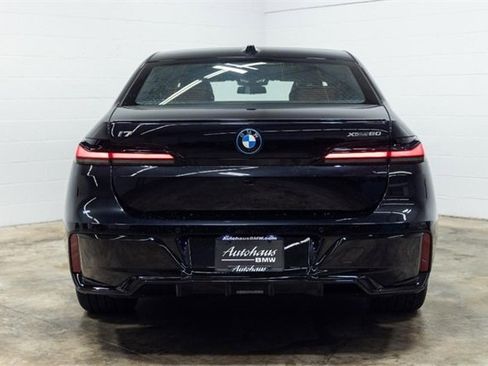 Used 2025 BMW i7 xDrive60 w/ Executive Package image 13