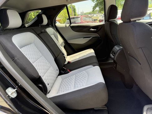 Used 2019 Chevrolet Equinox LS w/ LS Convenience Package image 16