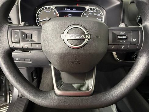 Used 2025 Nissan Rogue S AWD/4WD image 18