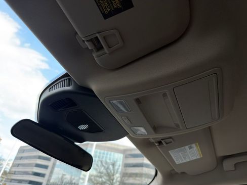 Used 2020 Ford Escape SE image 26