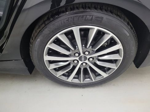 Used 2019 Lincoln MKZ Premiere image 31