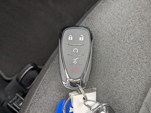Used 2021 Chevrolet Equinox LT FWD image 31