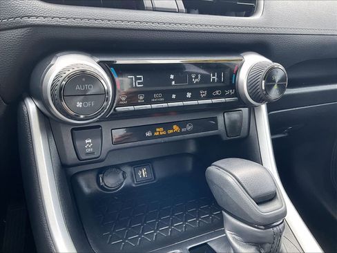 Used 2025 Toyota RAV4 XLE image 26