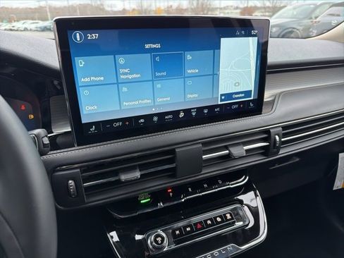 New 2026 Lincoln Corsair Premiere image 11