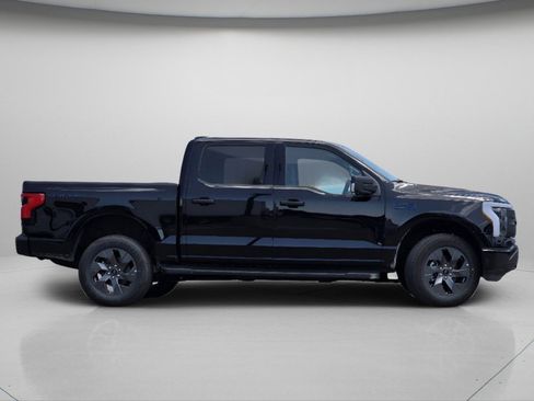 New 2024 Ford F150 Lightning XLT image 20