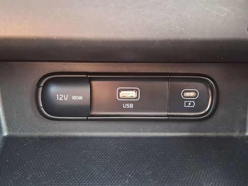 Certified 2025 Kia Seltos EX FWD image 23