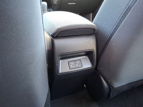 Used 2025 Toyota Corolla LE FWD image 12