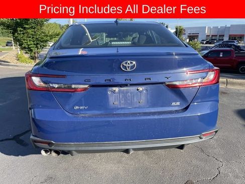 Used 2025 Toyota Camry SE FWD image 5