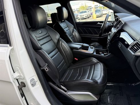 Used 2016 Mercedes-Benz GL 63 AMG 4MATIC image 21