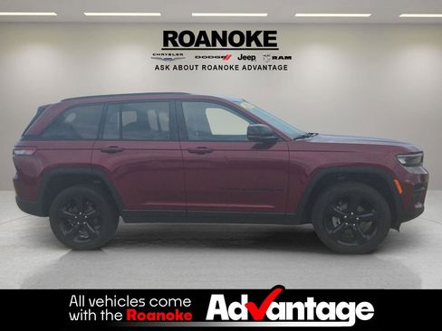 Used 2024 Jeep Grand Cherokee Altitude AWD/4WD image 8