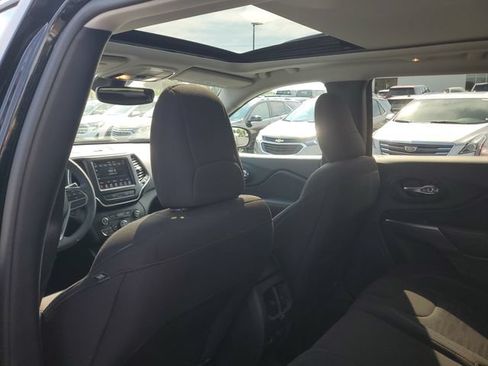 Used 2022 Jeep Cherokee Latitude w/ Sun & Sound Group AWD/4WD image 11