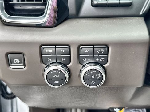 Used 2024 GMC Sierra 2500 Denali w/ Denali Reserve Package image 17