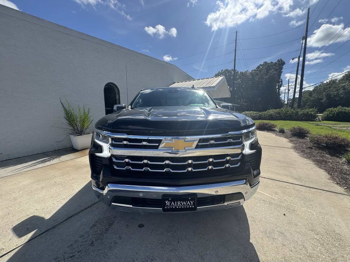 Used 2026 Chevrolet Silverado 1500 LTZ AWD/4WD image 3