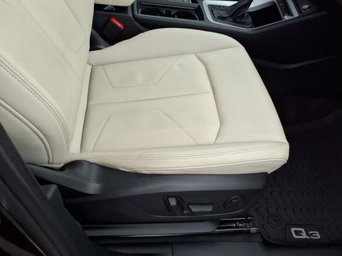 Used 2021 Audi Q3 2.0T Premium image 18