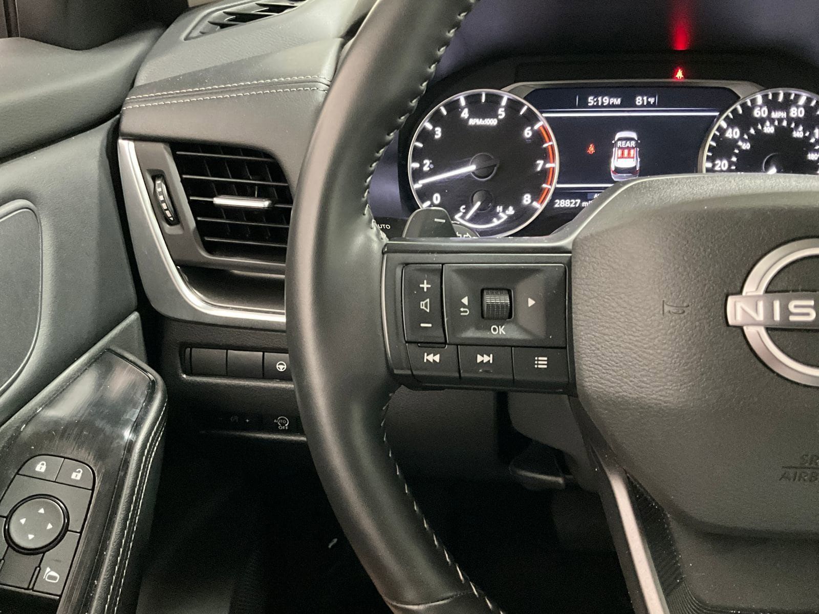 Used 2025 Nissan Rogue SV AWD/4WD image 18