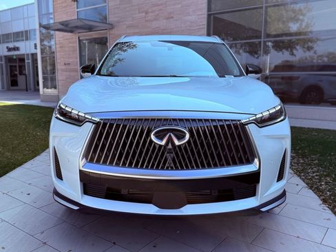 Certified 2026 INFINITI QX60 Luxe w/ Family Package AWD/4WD image 3