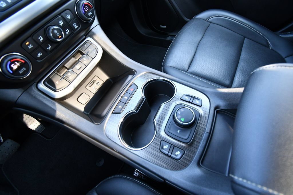 Used 2023 GMC Acadia SLT AWD/4WD image 32