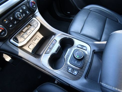 Used 2023 GMC Acadia SLT AWD/4WD image 32