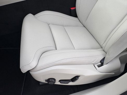 New 2026 Volvo XC60 B5 Ultra w/ Protection Package Premier image 18