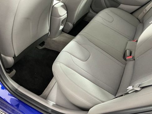 Used 2024 Hyundai Elantra SE image 10