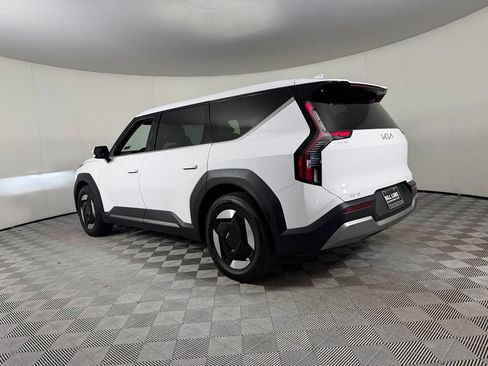 Used 2026 Kia EV9 Light RWD image 10